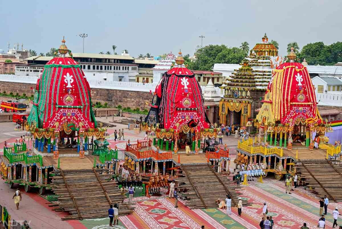 भगवान जगन्नाथ की रथ यात्रा रविवार को पुरी में शुरू हुई और इस दृश्य को देखने के लिए राज्य और विदेश से लाखों श्रद्धालु शहर में एकत्र हुए. फोटो: एएनआई