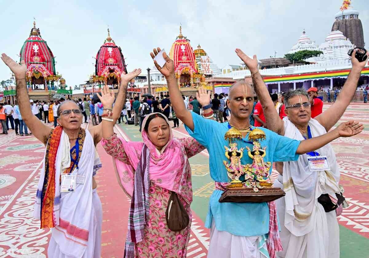 भगवान जगन्नाथ की रथ यात्रा शुरू होने से पहले भक्तों ने धार्मिक नारे लगाए. फोटो: एएनआई