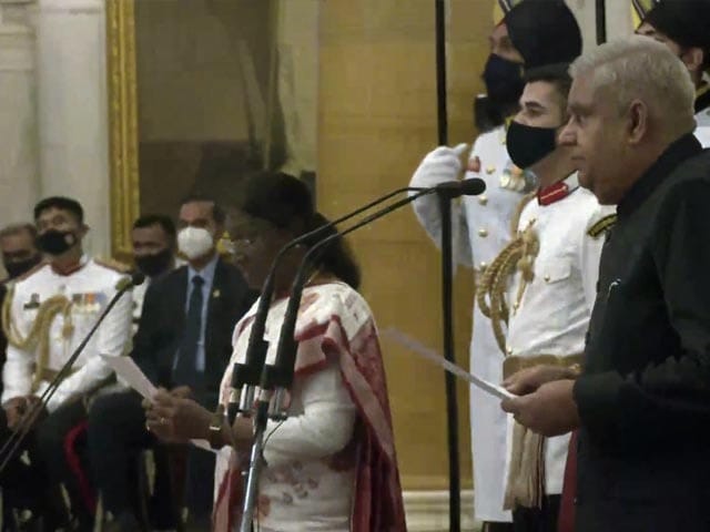 Photo : भारत के 14वें उपराष्ट्रपति के रूप में जगदीप धनखड़ ने ली शपथ