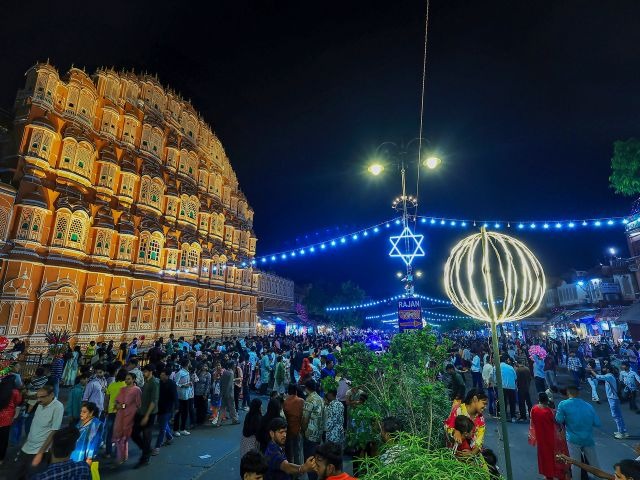 जयपुर से जोधपुर तक दीवाली पर पटाखों और रोशनी से सजा आसमान,देखें दिलकश तस्वीरें