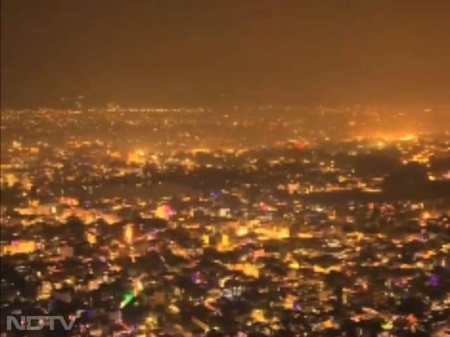 जयपुर की 'पिंक सिटी' से लेकर जोधपुर की 'ब्लू सिटी' तक, पूरा प्रदेश रोशनी के पर्व दिवाली  में डूबा हुआ था.