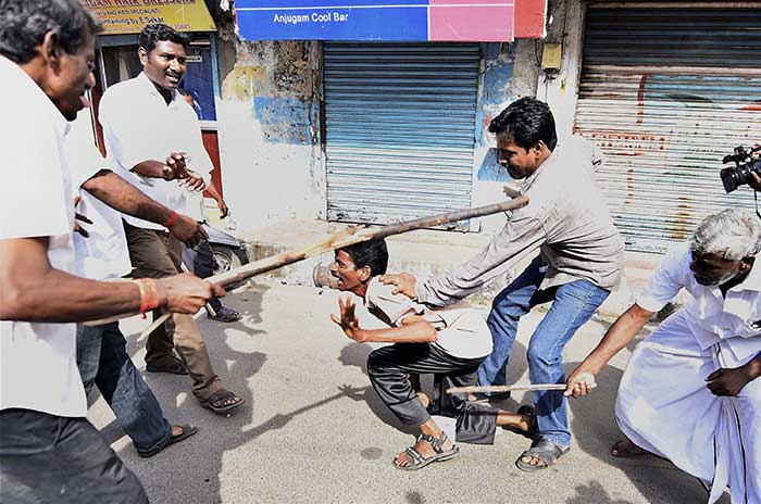 Stones were thrown at the Chennai residence of DMK chief M Karunanidhi. Supporters of the DMK and the AIADMK clashed near his residence.</br></br>The case against Ms Jayalalithaa was pursued by her arch rival, the DMK, after it came to power in Tamil Nadu. (Press Trust of India photo)