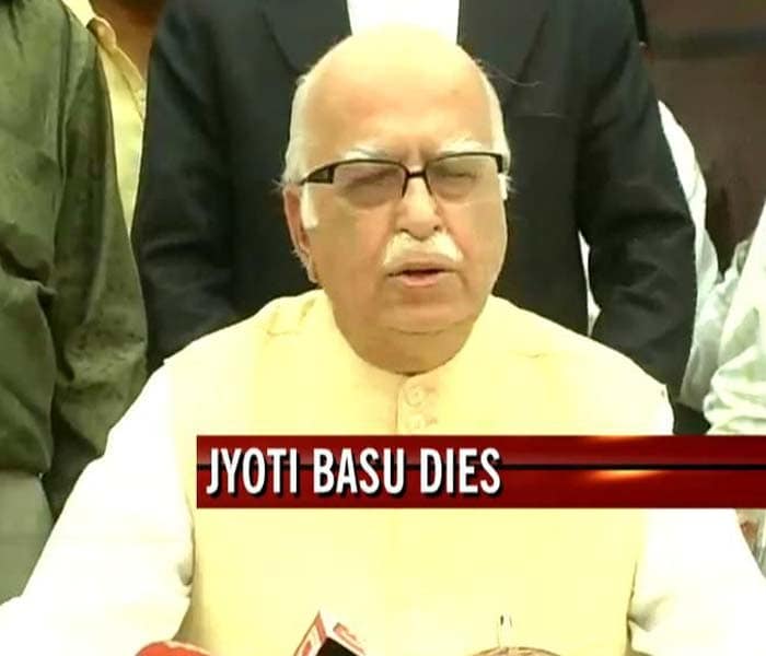 Basu is being remembered as one of the tallest leaders of Indian politics.Condolences and tributes are pouring in, cutting across party lines.<br><br>Describing Jyoti Basu as a stalwart, senior BJP leader L K Advani said that the late Marxist was among the greats. (NDTV Photo)