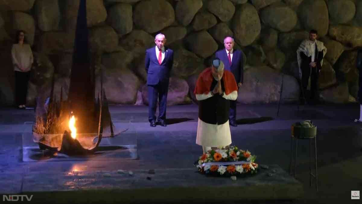 इस दौरान इजरायल के प्रधानमंत्री बेंजामिन नेतन्याहू भी उनके साथ मौजूद रहे. pic credit-ANI