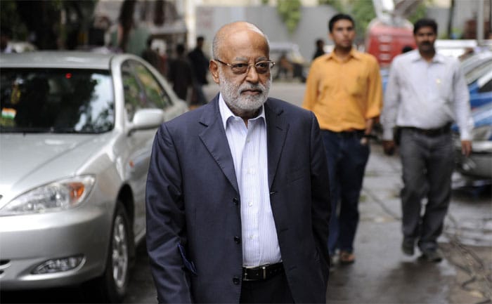 <p><strong>Man behind the deal:</strong> Executive Director of Jet Airways Saroj Datta met with the striking pilots on Saturday in Mumbai.<br />
<br />
Though the deal was settled, the pilots did not get what they wanted. And Datta, a veteran in the aviation industry, is the reason behind it. It was he who brokered the deal with the pilots. <em>(AFP)</em></p>