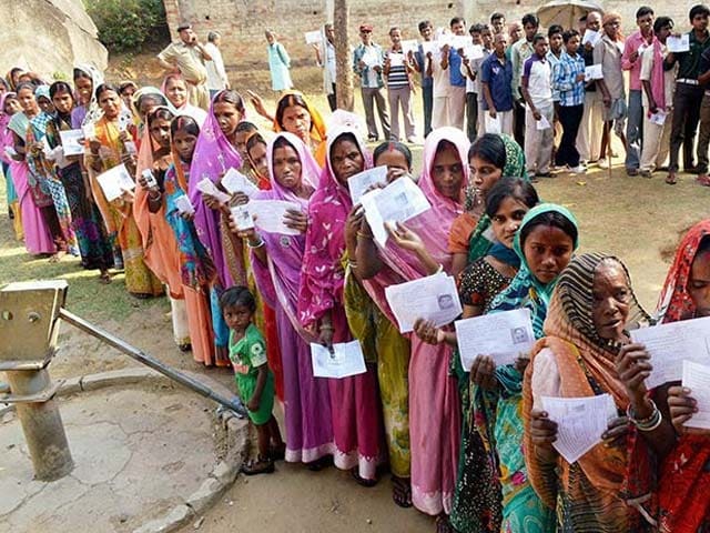 Photo : In Jharkhand, 13 Maoist Affected Seats Vote Amid High Security