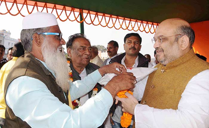 Parties Resort to Star Power For Polls in Jharkhand, Jammu and Kashmir
