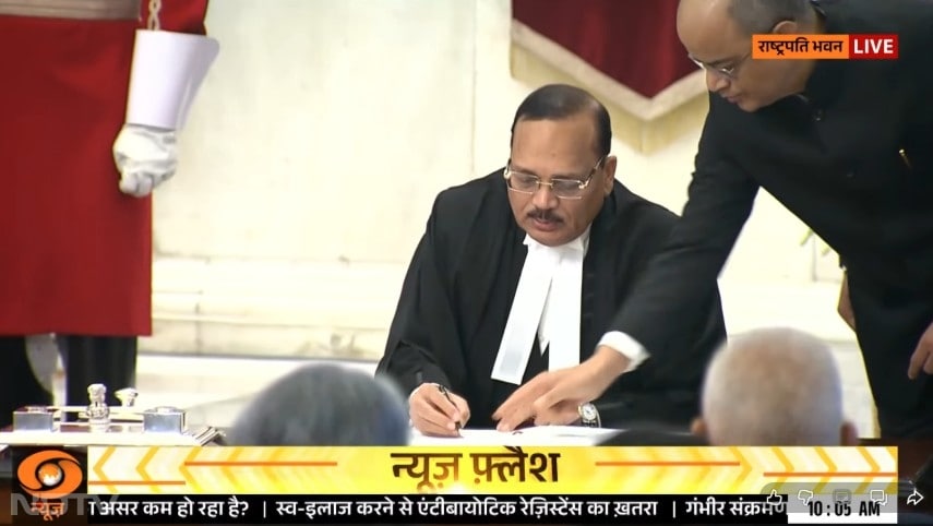 जस्टिस सूर्यकांत के शपथ ग्रहण करते ही देश के सबसे ऊंचे ज्यूडिशियल ऑफिस में उनके 14 महीने के कार्यकाल की शुरुआत हो चुकी है.