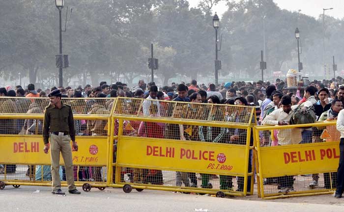 India Gate came under a huge security blanket and police and protesters gathered for a face-off.