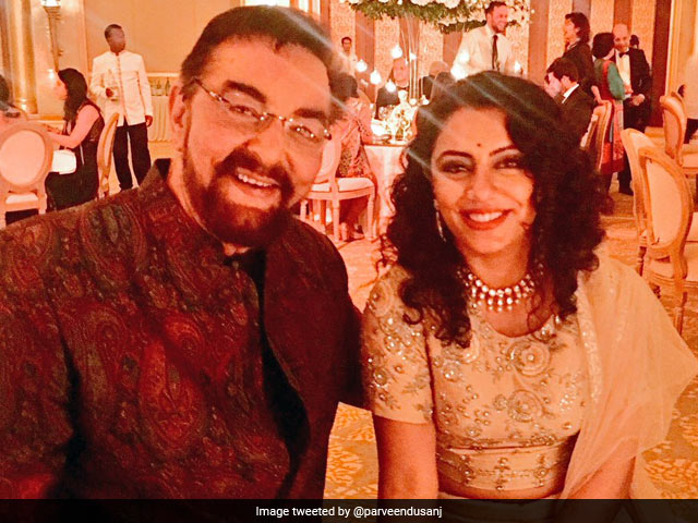 4 शादियां और पत्नी बेटी से 5 साल छोटी, Photos में देखें Kabir Bedi की लव लाइफ