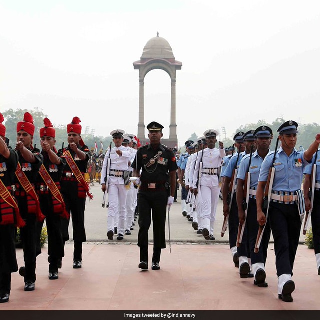Photo : In Pics: Kargil Vijay Diwas - A Tribute To Soldiers Behind The Success Of Operation Vijay