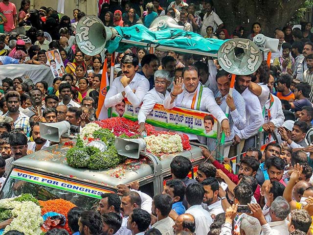 कर्नाटक चुनाव : उम्‍मीदवारों ने भरा नामांकन
