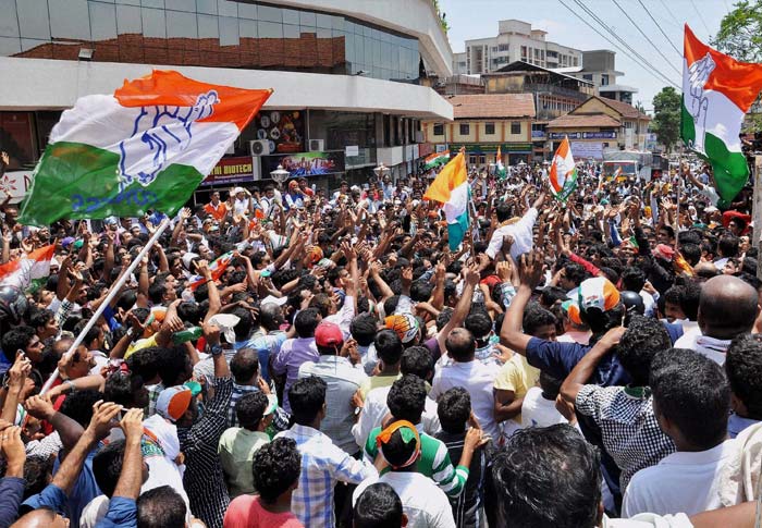 Karnataka elections 2013: Congress begins celebrations