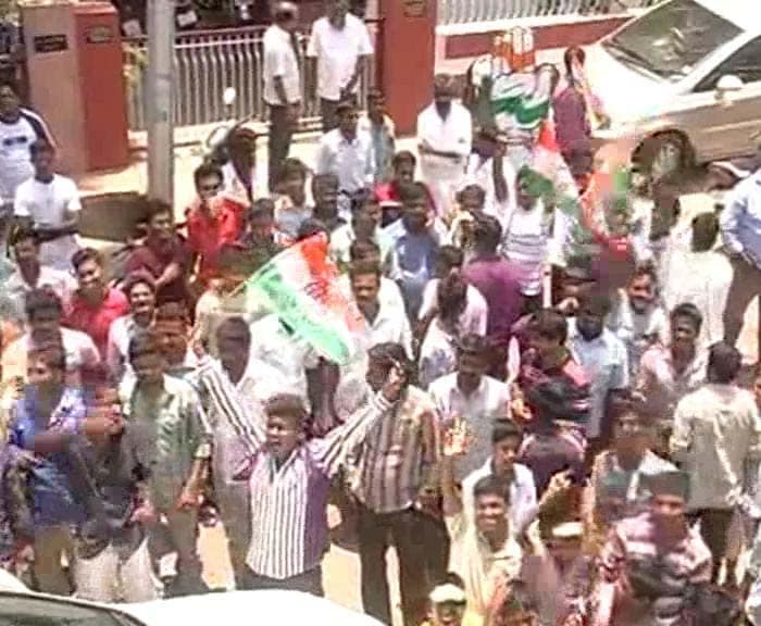 Karnataka elections 2013: Congress begin celebrations