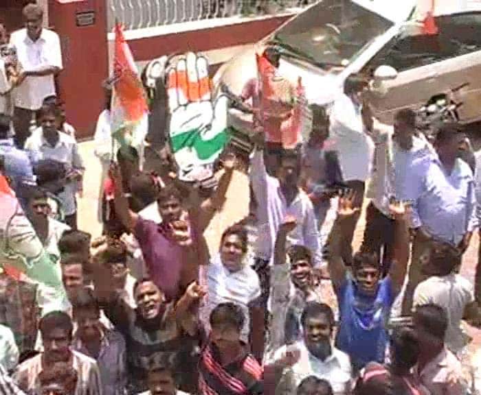 Karnataka elections 2013: Congress begin celebrations