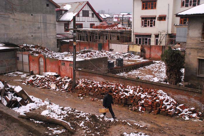 Kashmir Floods: A Ravaged Valley, Then and Now