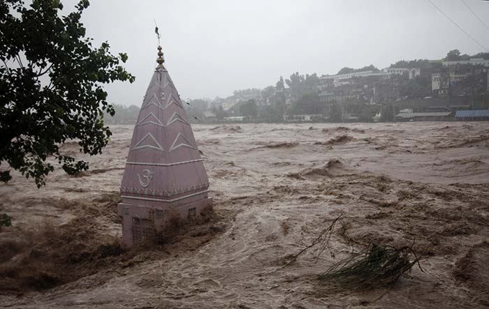 Photo : Jammu and Kashmir Submerged in Massive Floods, Nearly 150 Dead