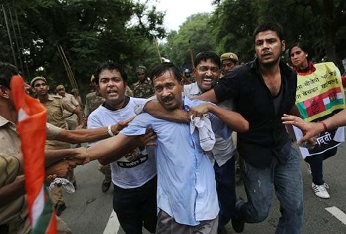 Marching towards the Prime Minister's residence, Kejriwal told reporters that Congress and BJP were "hand in glove" in corruption and people's anger is now visible.