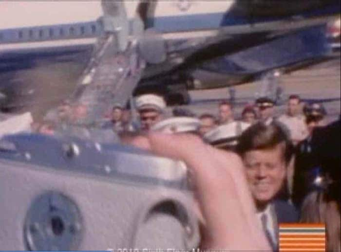 The footage mainly shows Air Force One and Air Force Two arriving, and briefly features the Kennedys making their way through the crowd at the airport.<br/><br/>The final few seconds of the three-minute film show JFK passing through the crowd, smiling at cameras.