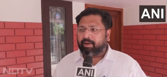 कांग्रेस के नेतृत्व वाले UDF ने यहां से एडवोकेट के.एस. सबरीनाथन को मैदान में उतारा है. ऐसे में यह सीट सिर्फ बीजेपी बनाम वाम नहीं, बल्कि तीनों प्रमुख राजनीतिक ध्रुवों के बीच सीधी टक्कर का मैदान बन गई है.