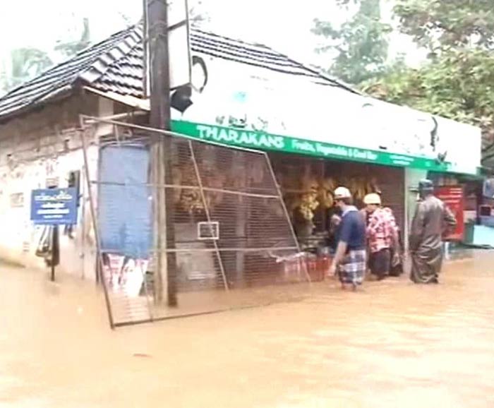 Heavy flooding has shut down the Kochi airport; 126 flights have been cancelled; 11,000 passengers are likely to be affected, said officials.