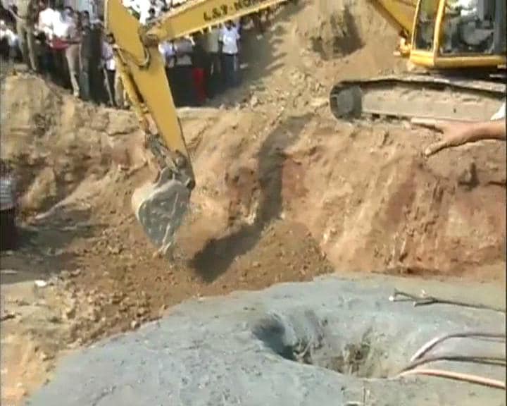 This is not the first time a child has accidently fallen into a borewell.<br><br>In July 2006, a 5-year-old boy named Prince was rescued from a 2-and a half feet in diameter, 60-foot deep borewell when he fell down while playing near it in his village in Haryana. The rescue then had lasted over 48 hours and was aided by Armymen who miraculously managed to pull Prince out.<br><br>
Although 2-year-old Sonu was not so lucky. In October 2009, Sonu fell into a 150-feet borewell in his village near Agra. Even though authorities launched a massive effort to rescue him, unfourtunately, he could not be saved. (NDTV photo)