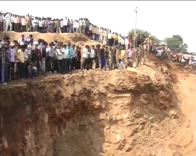 The boy accidentally fell into the open borewell in an agriculture field in Thorrur mandal at about 4.30 pm on Sunday while playing. (NDTV Photo)