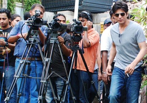 <span class="lh16 fa fs12 fb"><strong>Meet the press:</strong> On Tueday, the actor met the media in his home 'Mannat' in Bandra. &quot;I'm not angry about the incident but it was embarrassing. The questions asked by the authorities were strange and irrelevant,&quot; Khan said during the press conference. (AFP) </span>