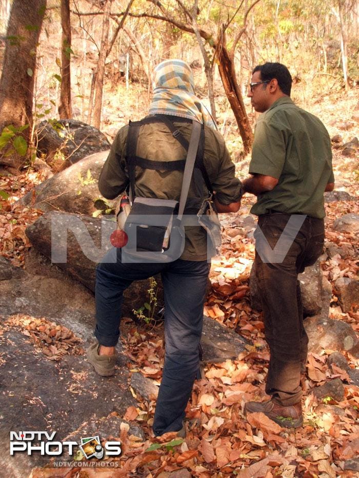 NDTV's Kishalay Bhattacharjee with the Maoist Chief Sabyasachi Panda or comrade Sunil discussing the hostage crisis. NDTV's Kishalay Bhattacharjee with the Maoist Chief Sabyasachi Panda or comrade Sunil discussing the hostage crisis.