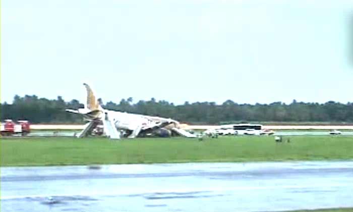 Kochi: Plane skids off the runway