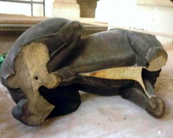 2000-year-old sculpture broken at Kolkata museum
