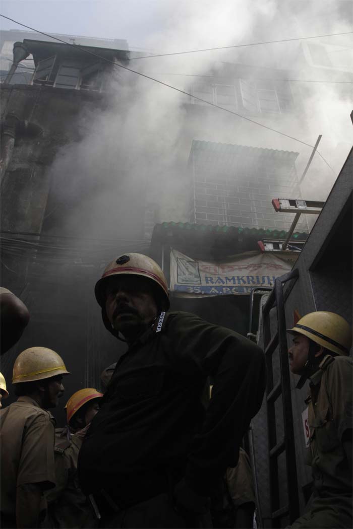 Major fire at Kolkata market