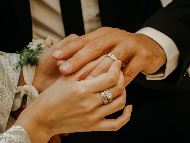 लग्न करा अन् 31 लाख मिळवा, पुरुषांना कुठे मिळतेय ही ऑफर! लग्न करा अन् 31 लाख मिळवा, पुरुषांना कुठे मिळतेय ही ऑफर!