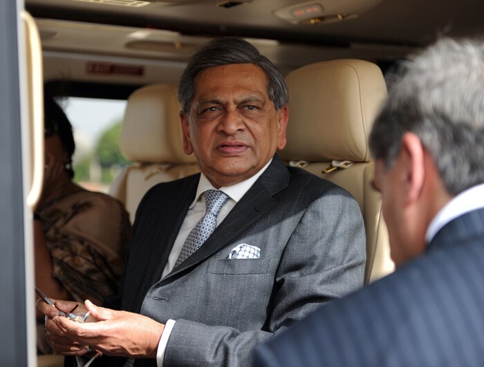 India's Foreign Minister, S.M. Krishna sits in a helicopter. (AFP Photo)