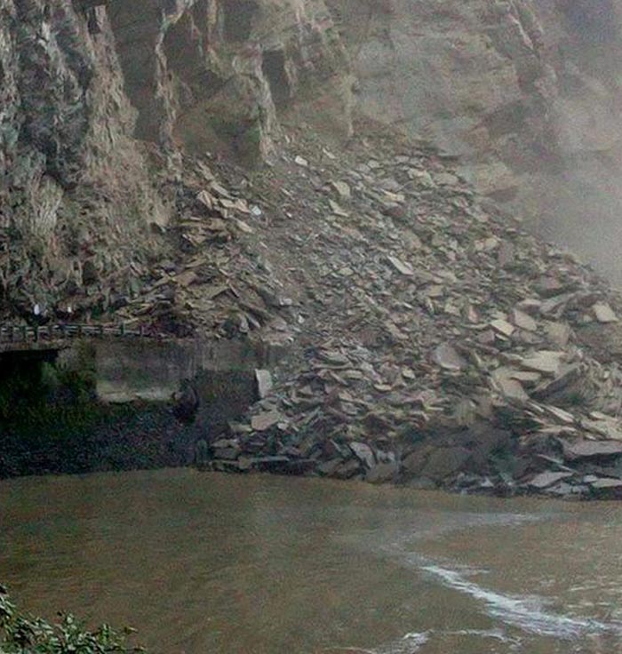 5 Pics: Kullu-Mandi Highway Blocked Due to Major Landslide