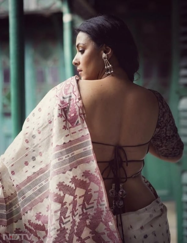 बरखा बिश्ट को टीवी बैंगोली ब्यूटी (बंगाल ब्यूटी) कहना गलत नहीं होगा.