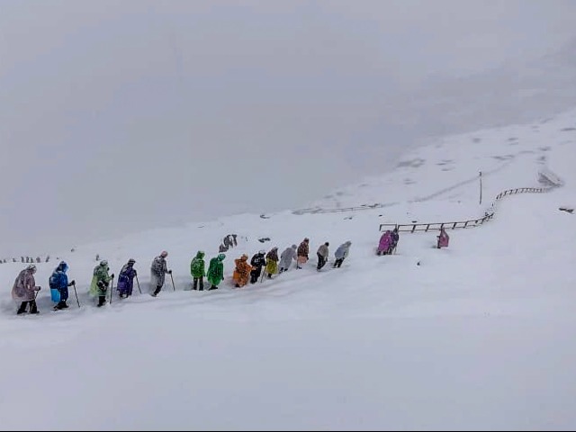लाहौल से लेकर केदारनाथ तक, कहां-कहां गिरी है बर्फ, देखिए तस्वीरें