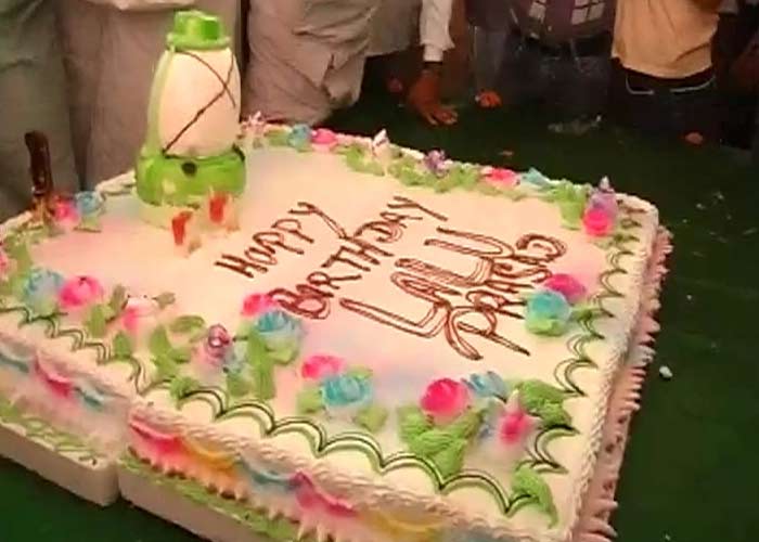 Mr Yadav, however, said he doesn't want to celebrate his birthday as he is very disturbed by the deaths of children due to encephalitis in north Bihar. Mr Yadav also said that he tried to speak to Union health minister Ghulam Nabi Azad but was informed that the minister is abroad.
