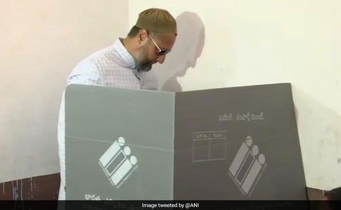 Lawmakers Cast Votes On Phase 1 Of Lok Sabha Polls