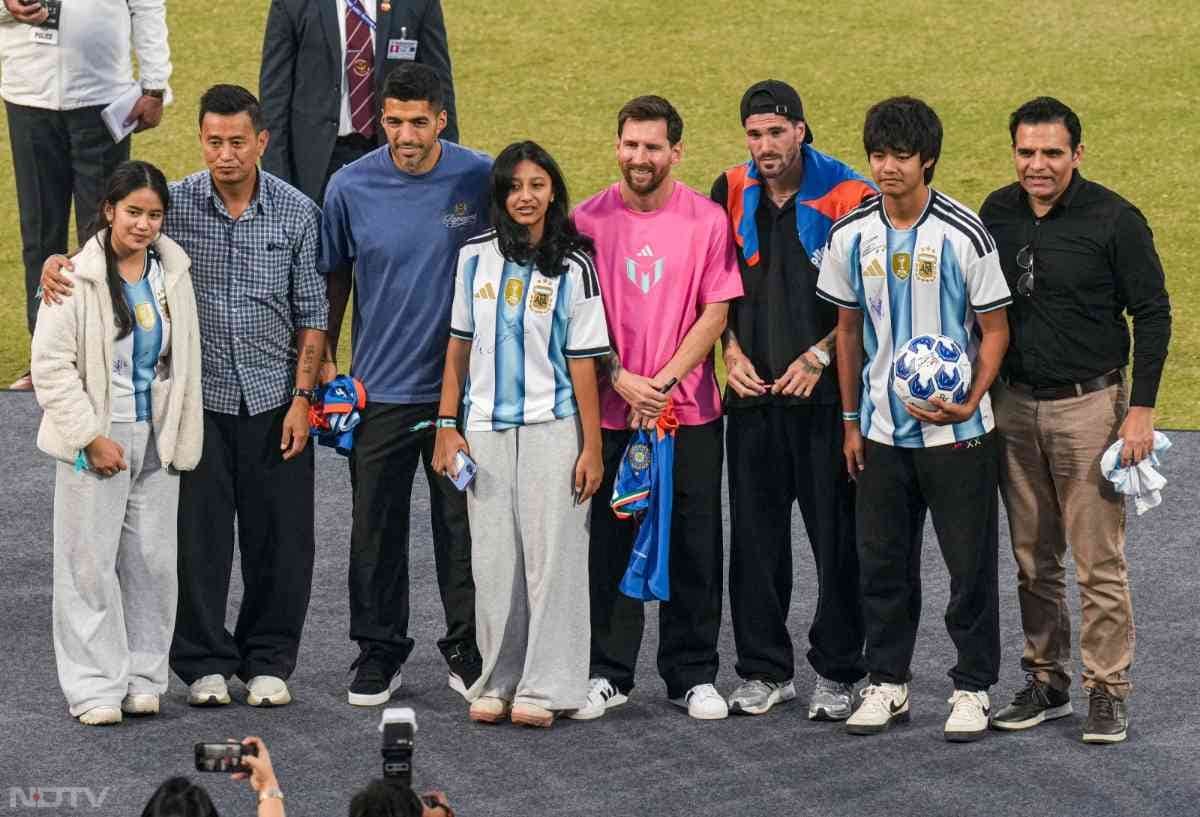 'ऐसी दीवानगी देखी नहीं कहीं'.. सुपर स्टार फुटबॉलर मेसी का दिल्ली में शानदार स्वागत, देखिए तस्वीरें