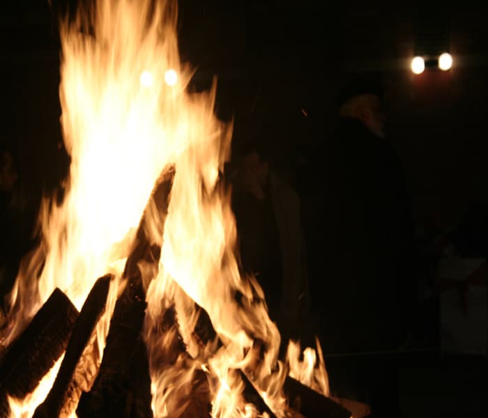 People in villages put small amount of their crops into the Lohri fire to offer it to Fire God, symbolising that it will bring in prosperity among people.