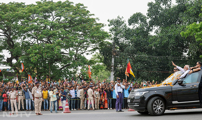 प्रधानमंत्री मोदी ने त्रिपुरा के अगरतला में जनसभा को किया संबोधित, रोड शो में भी उमड़ी भारी भीड़