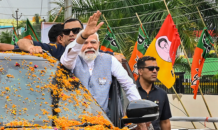 प्रधानमंत्री मोदी ने त्रिपुरा के अगरतला में जनसभा को किया संबोधित, रोड शो में भी उमड़ी भारी भीड़