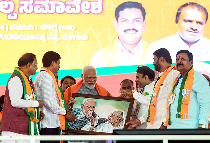 प्रधानमंत्री मोदी की कर्नाटक के उत्तर कन्नड़ा में जनसभा, कहा 'भाजपा सरकार का मंत्र विकास भी, विरासत भी'