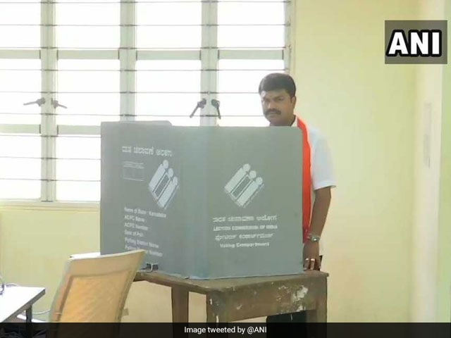 लोकसभा चुनाव, तीसरा चरण: पीएम मोदी, अमित शाह समेत इन दिग्‍गजों ने डाला वोट