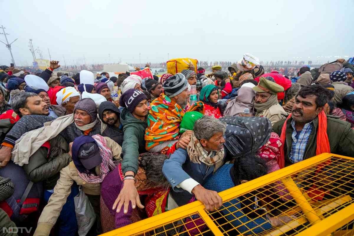 पौराणिक मान्यता के अनुसार श्रद्धालु एक माह तक नियमपूर्वक संगम तट पर कल्पवास करेंगे.