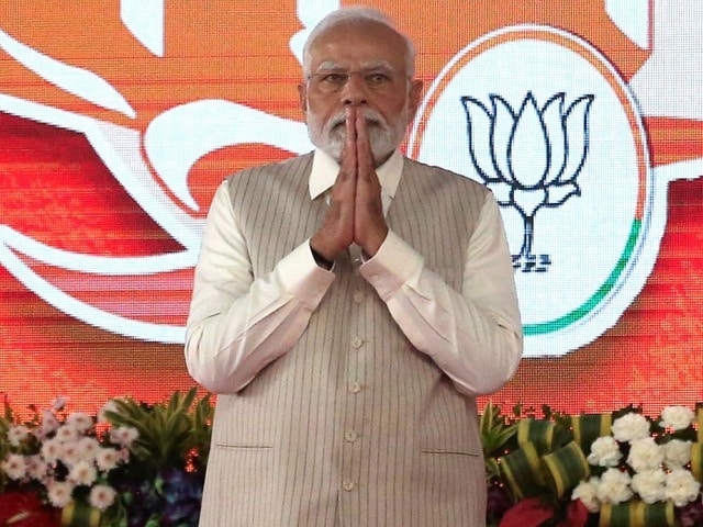 Photo : महाकुंभ: पीएम मोदी ने साधा कांग्रेस पर निशाना, कहा-  पुराने ढर्रे, पुरानी मानसिकता पर चल रही है कांग्रेस