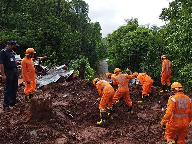 तस्वीरें: महाराष्ट्र में के कई हिस्सों में बारिश का कहर जारी, बचाव कार्य में जुटी टीमें
