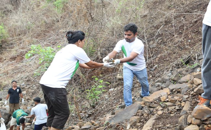Move Over Beach Clean Ups As This 31-Year-Old Cleans Waterfalls In Maharashtra