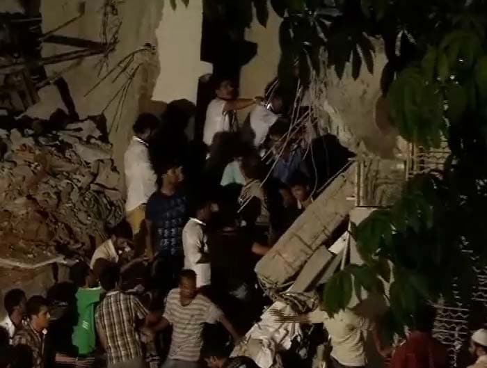 Multi-storey building collapses in Mumbai